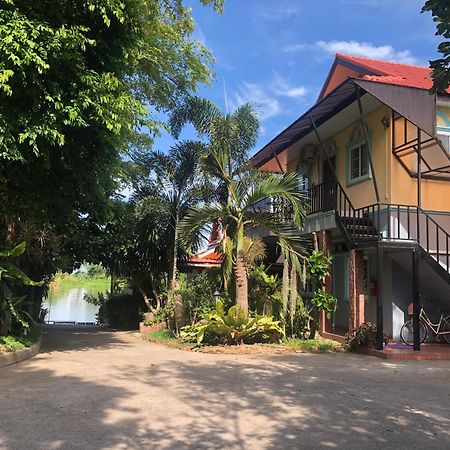 Ruen Thai Ban Rim Nam Kamphaeng Phet Exterior photo