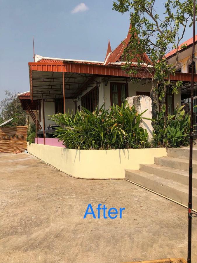 Ruen Thai Ban Rim Nam Kamphaeng Phet Exterior photo